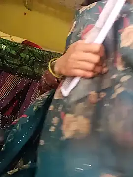 Snapshot of Chasni_sharma chatting on 05-18-26, 10:54 Chasni sharma online show from 05-18-26, 10:54