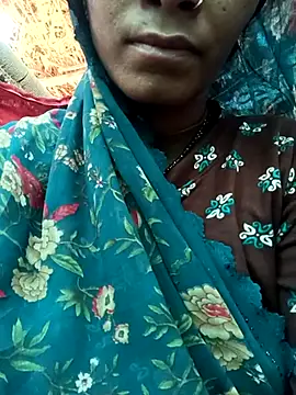 Snapshot of Chasni_sharma chatting on 05-19-26, 02:40 Chasni sharma online show from 05-19-26, 02:40
