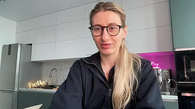 HEY KITSUNKA online show from 04-10-26, 09:14