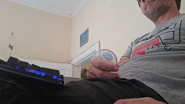 Sueliton2 online show from 04-02-26, 11:08