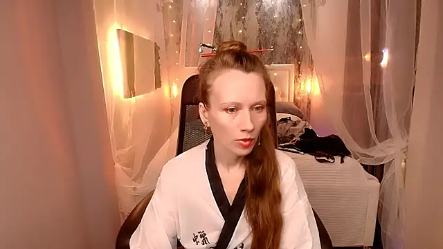 NicoleMiless online show from 04-14-26, 12:33