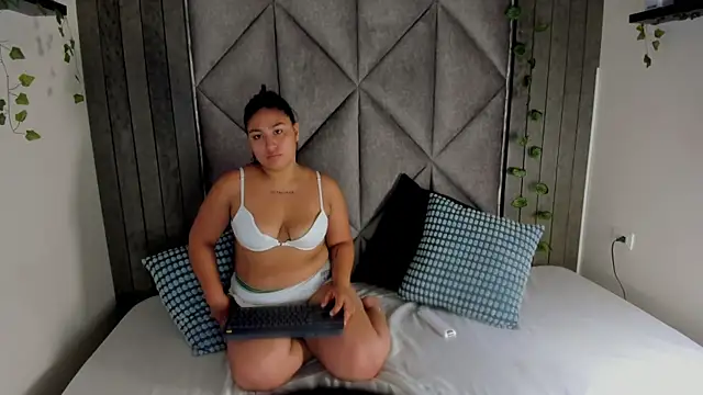 AriaBennett   online show from 07-10-26, 08:22