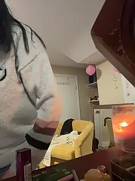 mango-kitty online show from 05-10-26, 06:13