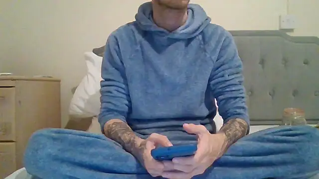 Snapshot of feetlovrr94 chatting on 03-27-26, 09:03 feetlovrr94 online show from 03-27-26, 09:03
