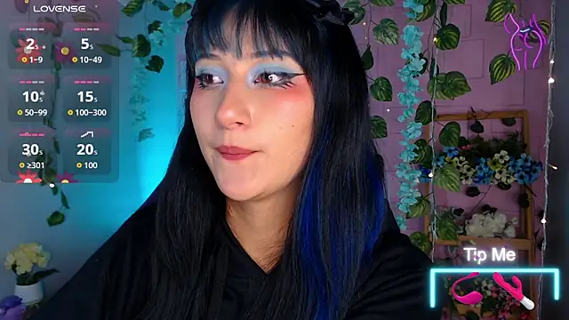 Snapshot of eyes_moonn chatting on 04-10-26, 03:34 eyes moonn online show from 04-10-26, 03:34