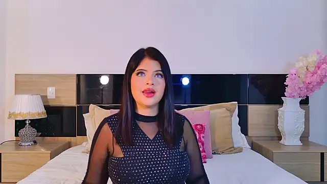Elodie Laurent online show from 04-23-26, 11:31
