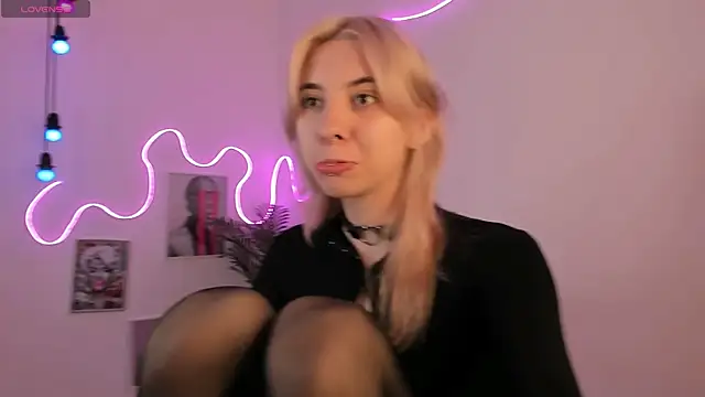 Camilla Evers online show from 07-18-26, 06:28