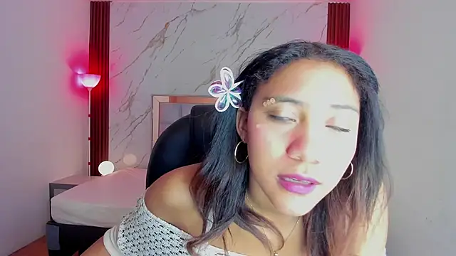 Snapshot of EsperanzaMora chatting on 05-12-26, 12:02 EsperanzaMora online show from 05-12-26, 12:02