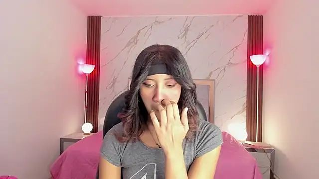 Snapshot of EsperanzaMora chatting on 05-15-26, 12:12 EsperanzaMora online show from 05-15-26, 12:12