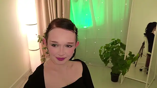 Snapshot of Flora_Ray chatting on 04-01-26, 01:41 Flora Ray online show from 04-01-26, 01:41