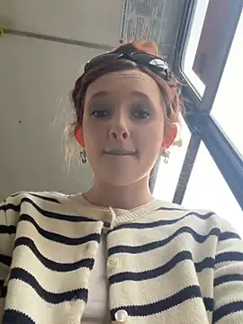 Snapshot of Flora_Ray chatting on 05-12-26, 01:08 Flora Ray online show from 05-12-26, 01:08