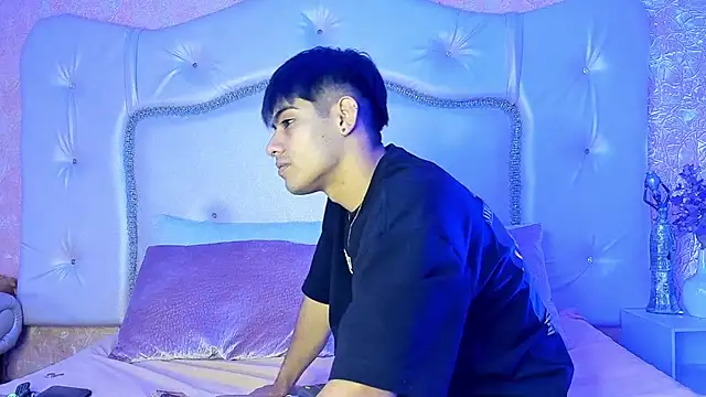 TylerCruz   online show from 04-07-26, 03:12