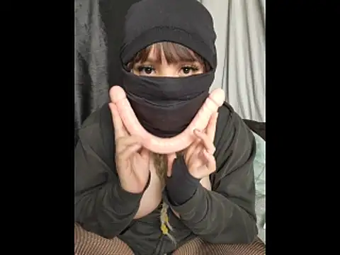 Snapshot of NomiHana chatting on 05-24-26, 02:27 NomiHana online show from 05-24-26, 02:27