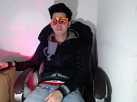 Snapshot of SexyboyHot2000 chatting on 05-15-26, 06:59 SexyboyHot2000 online show from 05-15-26, 06:59