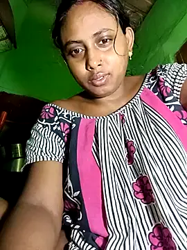 Snapshot of puja560 chatting on 04-12-26, 01:32 puja560 online show from 04-12-26, 01:32