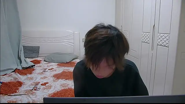 Snapshot of buding-001 chatting on 03-29-26, 02:33 buding-001 online show from 03-29-26, 02:33