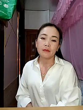 Pia-bee online show from 03-25-26, 02:23