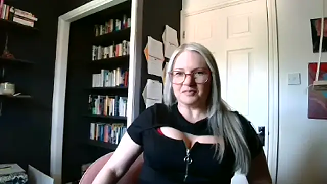 EmberSinn online show from 04-28-26, 10:53