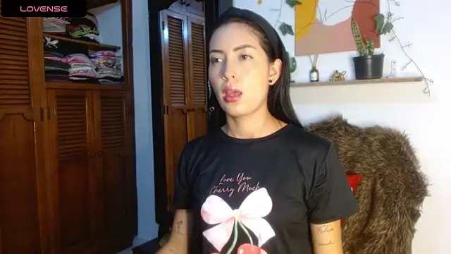 ivanna dl online show from 05-17-26, 01:03