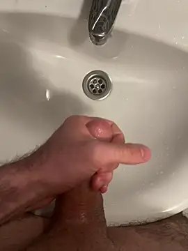 Snapshot of amineux chatting on 04-08-26, 08:58 amineux online show from 04-08-26, 08:58