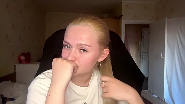 Sophia Blonde online show from 03-31-26, 02:39