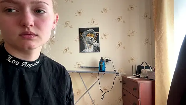 Sophia Blonde online show from 04-21-26, 11:49