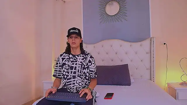 Abravanel Sefardi online show from 06-18-26, 10:36