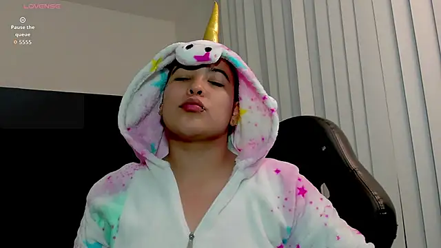 AfroditaVega  online show from 04-17-26, 06:00