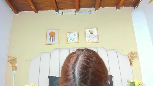 Snapshot of Sara_Hanks chatting on 04-25-26, 04:48 Sara Hanks online show from 04-25-26, 04:48