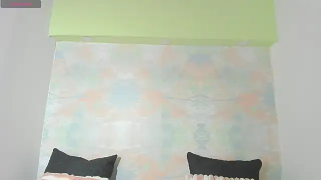 Snapshot of Sara_Hanks chatting on 04-28-26, 03:39 Sara Hanks online show from 04-28-26, 03:39