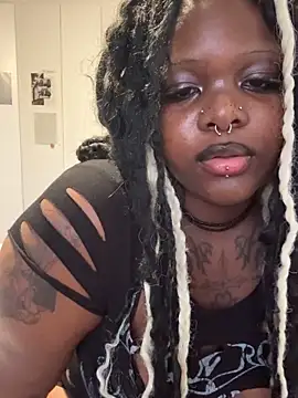 Snapshot of Nyla_xox chatting on 06-15-26, 08:22 Nyla xox online show from 06-15-26, 08:22