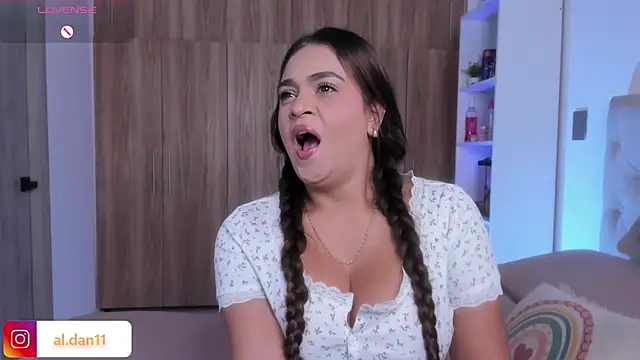 alana dantes  online show from 07-09-26, 01:15