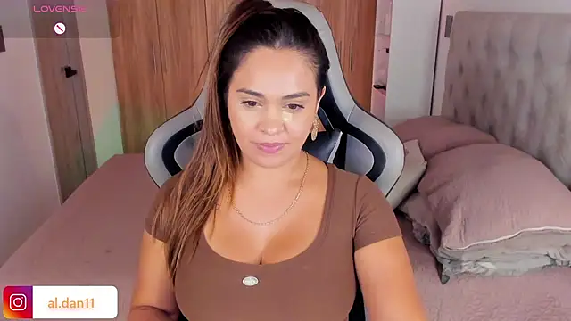 alana dantes  online show from 07-27-26, 08:38