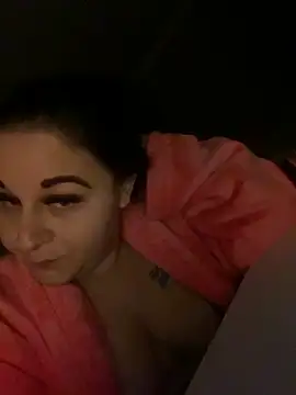 Snapshot of Szandra26 chatting on 03-25-26, 10:38 Szandra26 online show from 03-25-26, 10:38