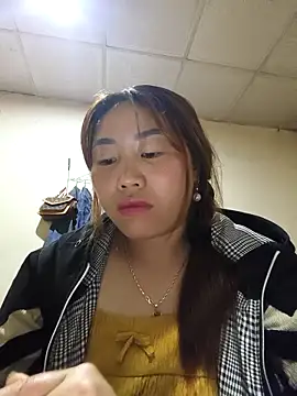 Snapshot of he-se-kin chatting on 04-02-26, 03:37 he-se-kin online show from 04-02-26, 03:37