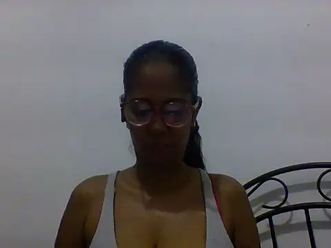 Karen La Flaca online show from 04-05-26, 05:21