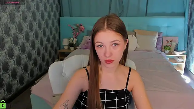 Snapshot of Miss_Shanel chatting on 04-11-26, 01:10 Miss Shanel online show from 04-11-26, 01:10