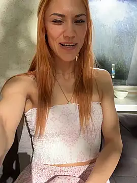 Snapshot of SlimBellaOfficial chatting on 05-02-26, 03:39 SlimBellaOfficial online show from 05-02-26, 03:39