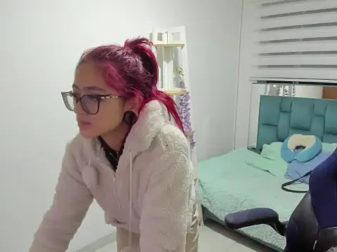 Sara Red X online show from 04-10-26, 03:23