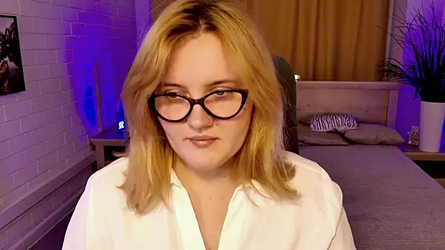 KathyBriggs online show from 07-17-26, 05:36