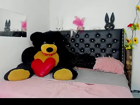 Alejandra and James  online show from 04-09-26, 10:15