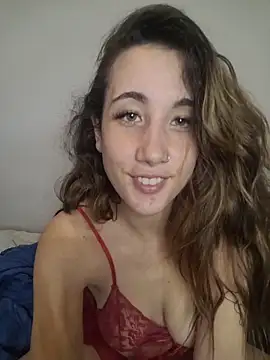 Snapshot of AlissonDavenport chatting on 04-21-26, 02:15 AlissonDavenport online show from 04-21-26, 02:15