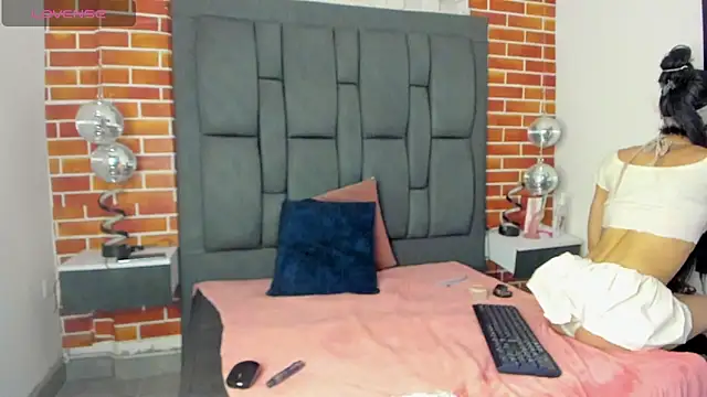 luxuryheavenn online show from 04-18-26, 06:34