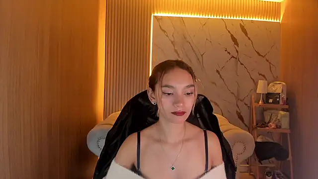 Snapshot of Paulin_roses_tf chatting on 05-07-26, 02:44 Paulin roses tf online show from 05-07-26, 02:44
