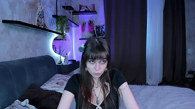 LaelIvie online show from 05-02-26, 08:19