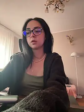 Snapshot of TheaMerve chatting on 04-21-26, 06:41 TheaMerve online show from 04-21-26, 06:41