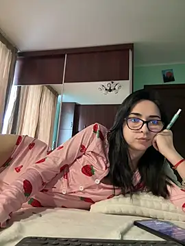 Snapshot of TheaMerve chatting on 04-22-26, 01:01 TheaMerve online show from 04-22-26, 01:01