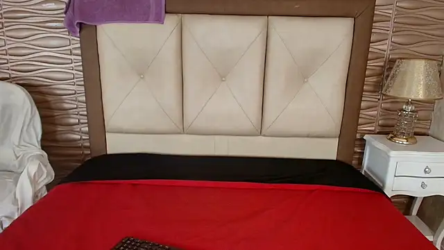 Morgansmithx online show from 05-20-26, 04:07