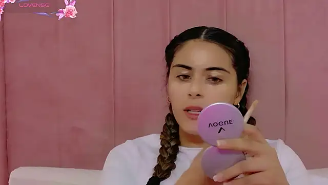 Snapshot of MoollyLove chatting on 07-09-26, 12:09 MoollyLove online show from 07-09-26, 12:09