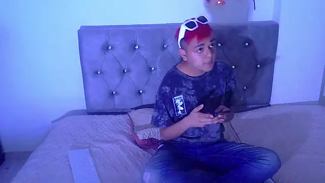 Snapshot of Sebas_lovesexy chatting on 03-27-26, 02:06 Sebas lovesexy online show from 03-27-26, 02:06